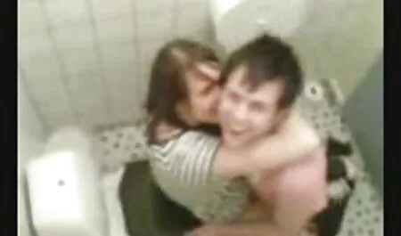 Blond en brunette vlaamse seksfilms met veel mannen