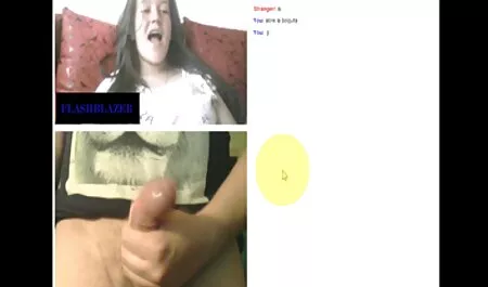 Kinky Krullend wit ziet eruit als een charmante zwarte vrouw op seksfilms vagina vakantie.