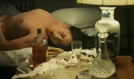 Masha gratis lange seksfilmpjes in de douche, wast en masturbeert.