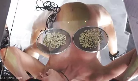 De gratis seksfilms voorkant van de spiegel draait