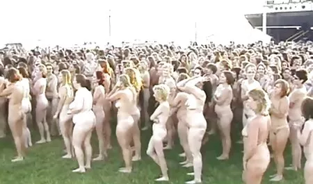 Pikaper nam negentien blonde Kyra lekkere seks films mee in het bos.