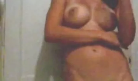 Geweldige gratis gay seksfilms porno met een man en twee Chinese lesbiennes.