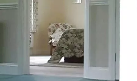 Het meisje was lange seksfilms waardeloos en gaf op straat