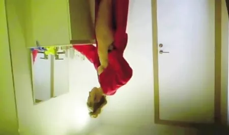 Gina Valentin lesbische seksfilm kwam weg met hard neuken.