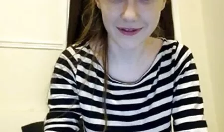De roodharige trok haar partnerruil seksfilms broek uit en de schaaldieren stonden op.