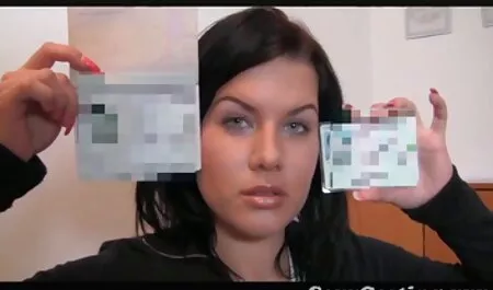 Geïnteresseerde vrienden eten om de gratis lange seksfilms beurt harde penis.